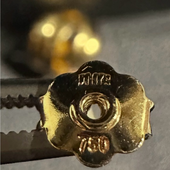 18K ITALIAN GOLD LOVE KNOTS - Picture 8 of 8